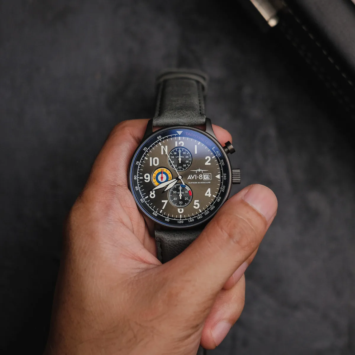 AVI-8 Hawker Hurricane Classic Chronograph Military Green AV40110D detay görseli 3