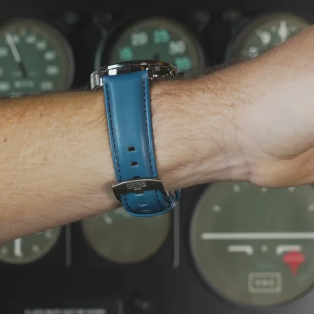 AVI-8 Hawker Hurricane Classic Chronograph Blue White AV40110X Görsel 2