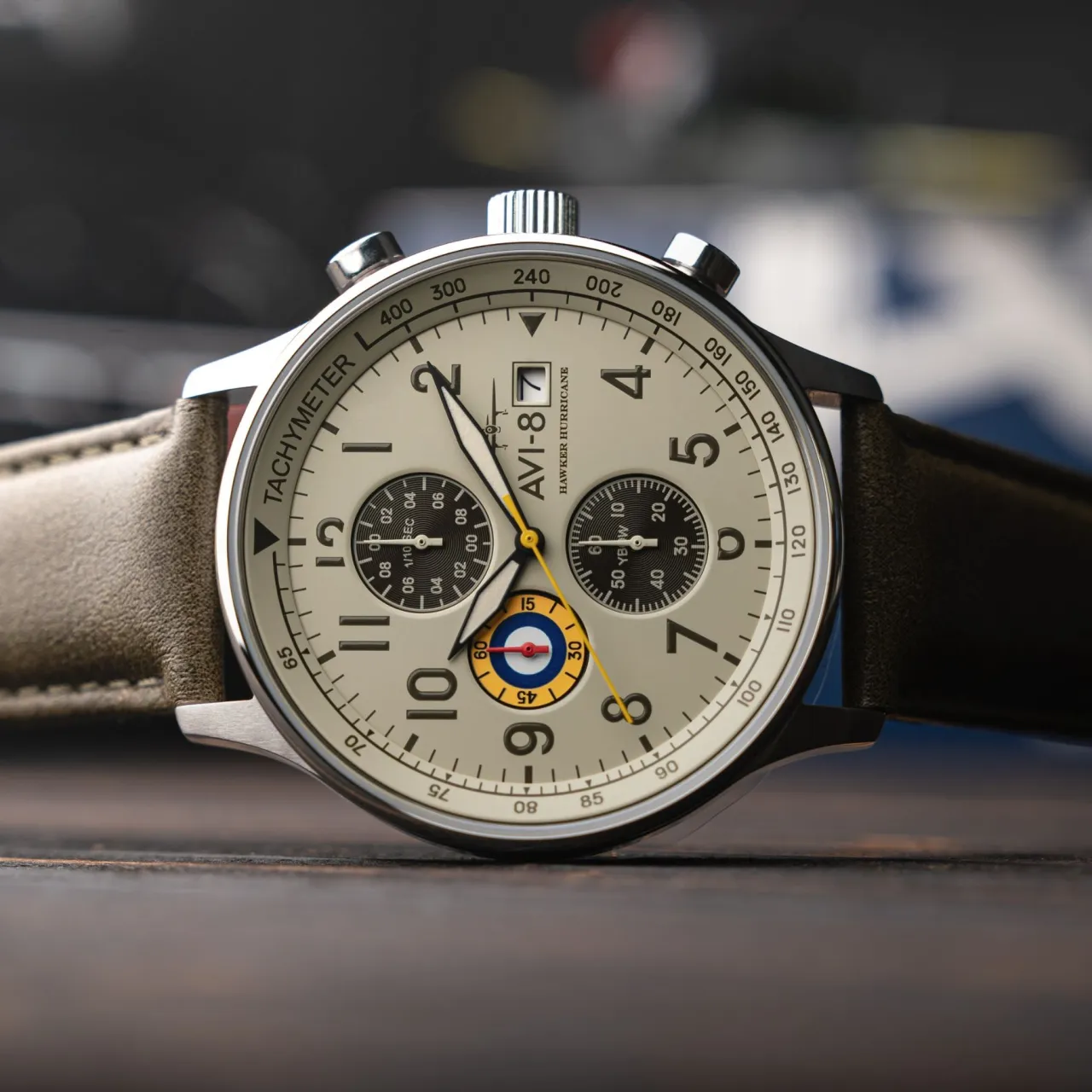 AVI-8 Hawker Hurricane Classic Chronograph Khaki AV4011B detay görseli 4