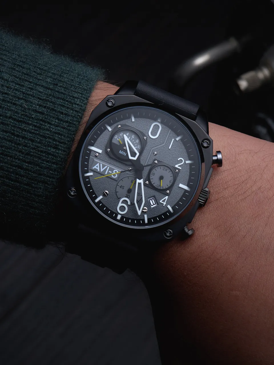 AVI-8 Hawker Hunter Retrograde Chronograph Tactical Black AV4052R1 detay görseli 2