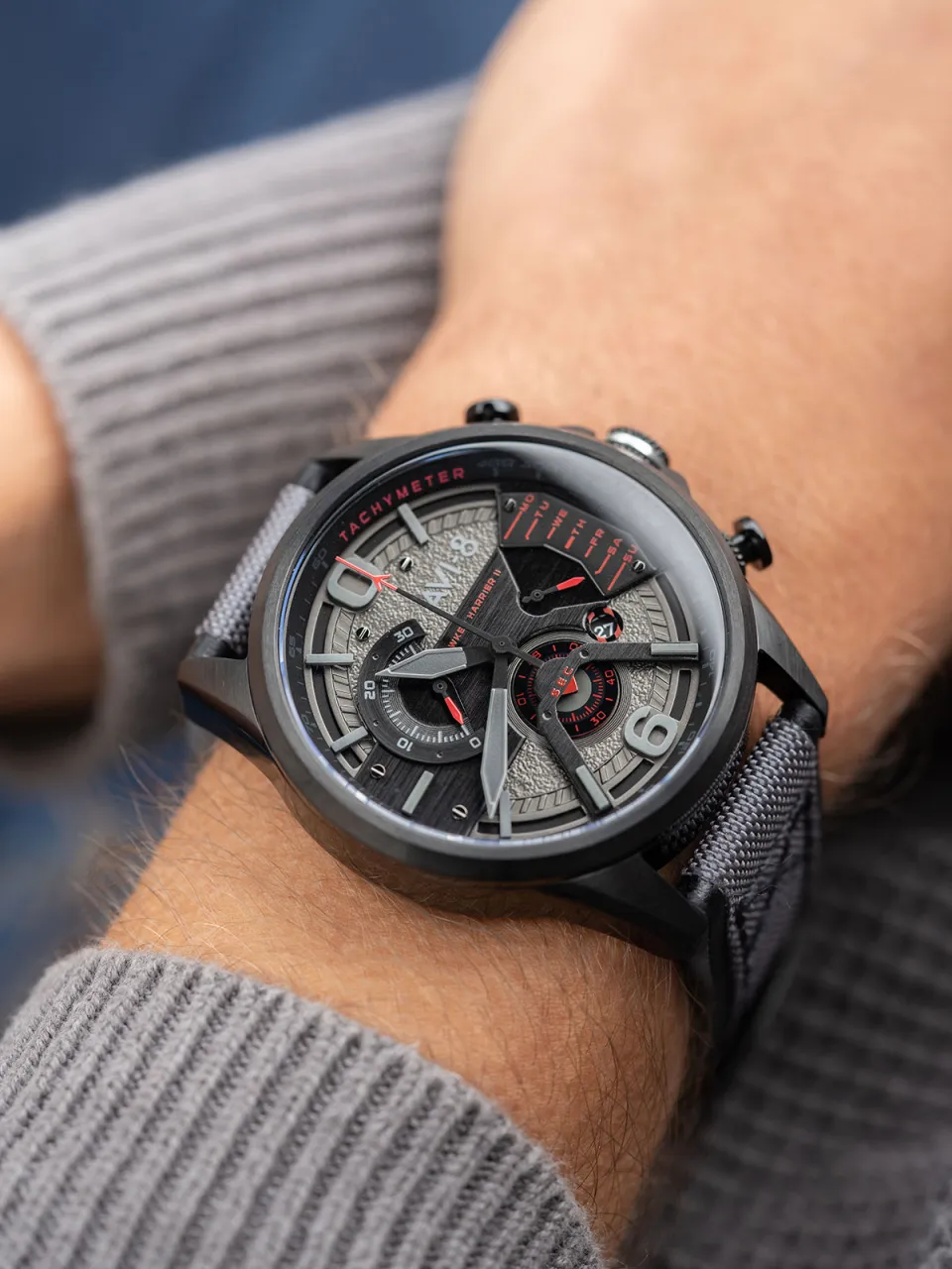 AVI-8 Hawker Harrier Dual Retrograde Chronograph Stealth Black AV405605 detay görseli 1