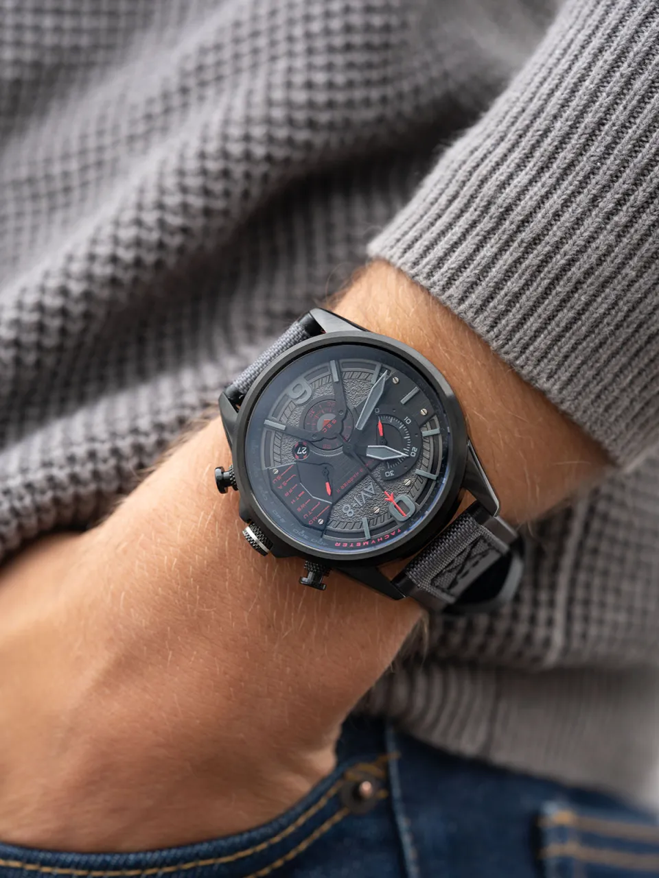AVI-8 Hawker Harrier Dual Retrograde Chronograph Stealth Black AV405605 detay görseli 2