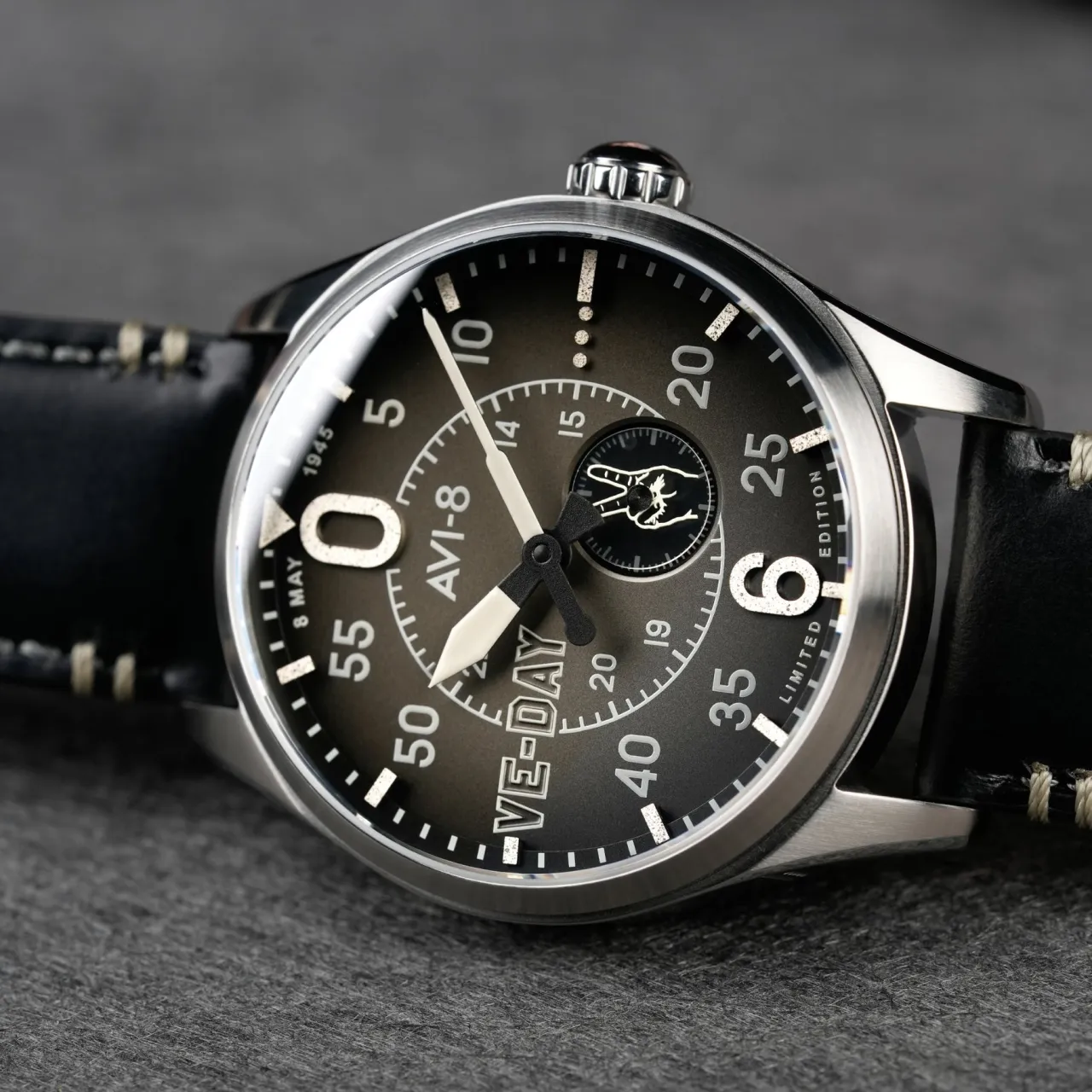 AVI-8 Spitfire Type 300 Automatic Black Valour Midnight AV407301 detay görseli 3