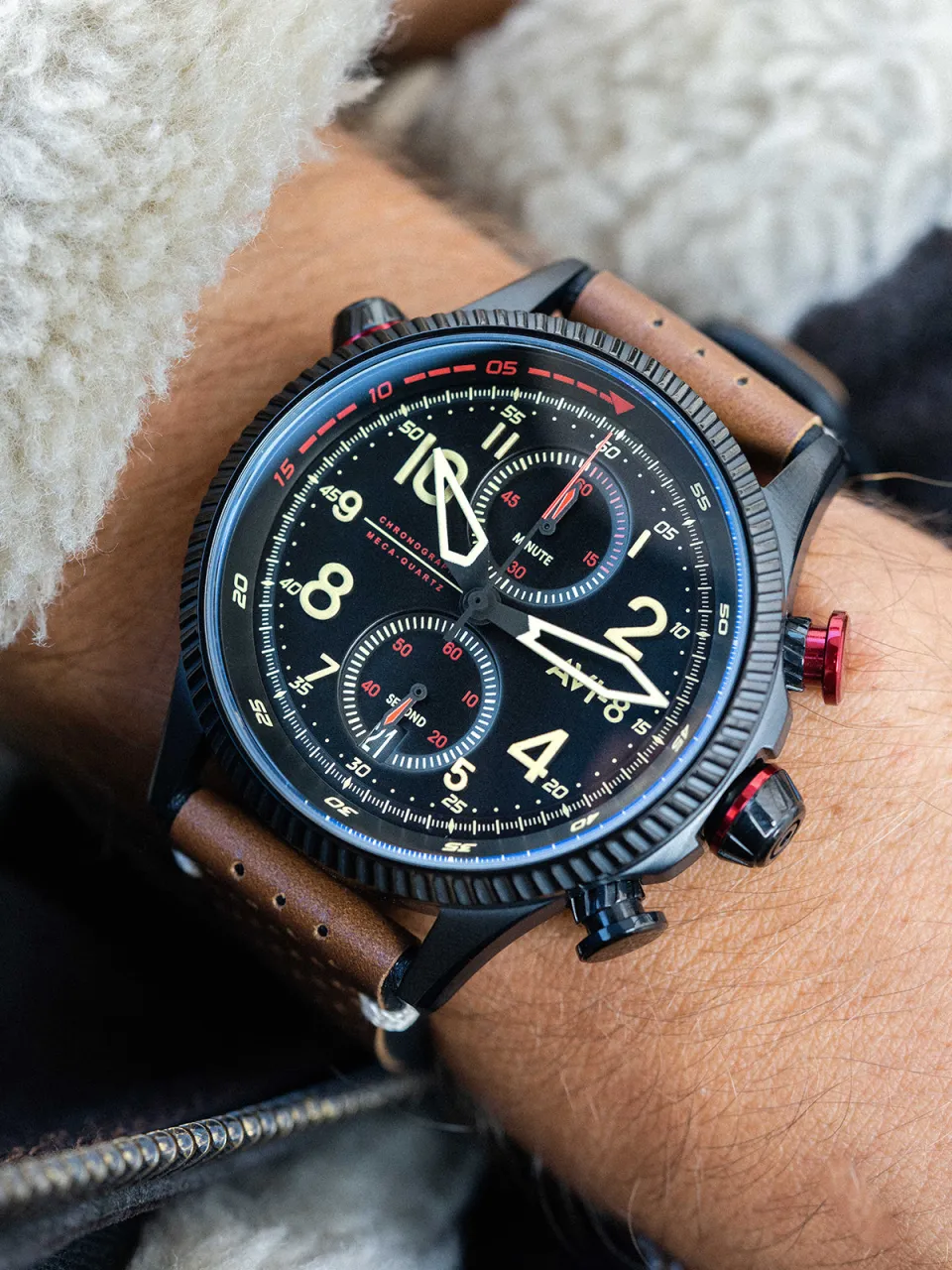 AVI-8 Hawker Hunter Duke Meca-Quartz Chronograph Black AV408004 detay görseli 3