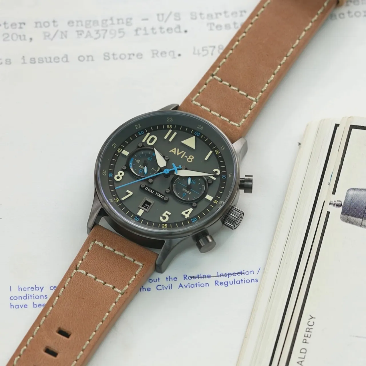 AVI-8 Hawker Hurricane Carey Dual Time Grey AV408804 detay görseli 1