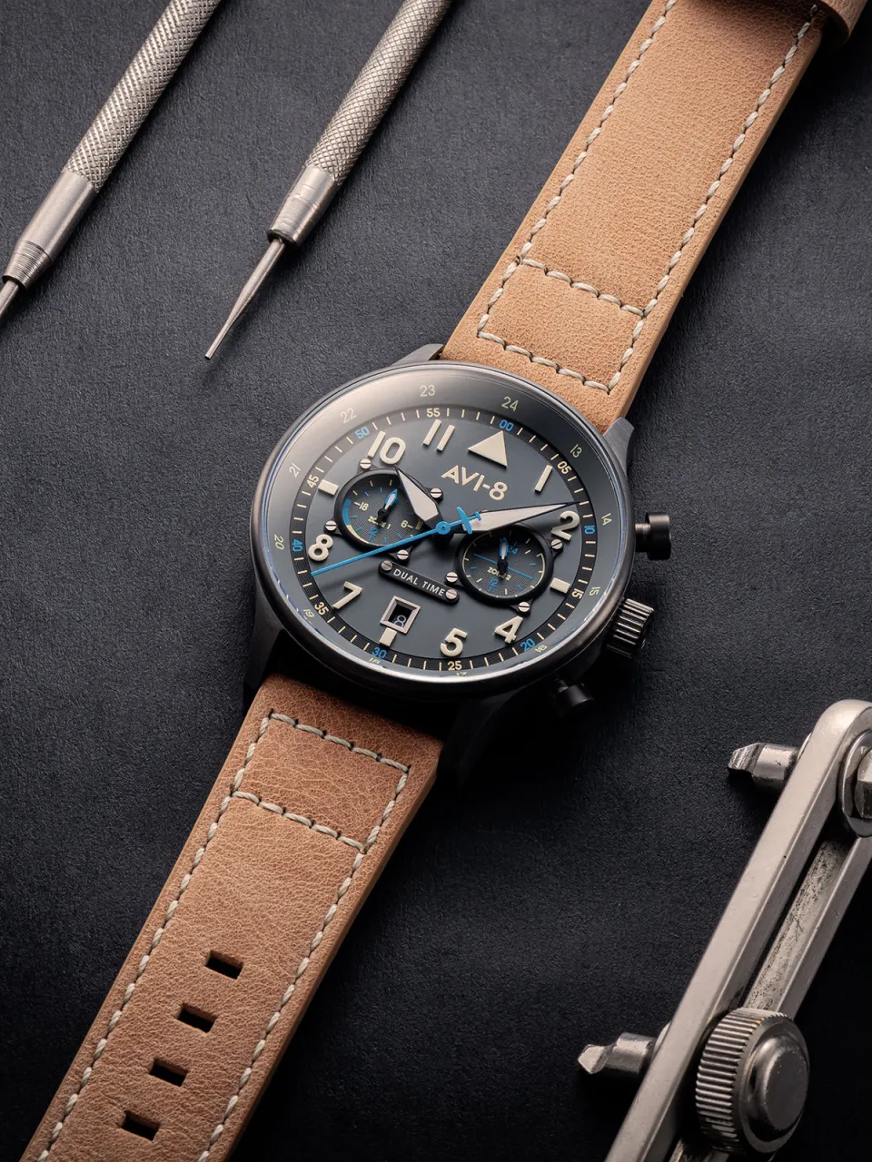AVI-8 Hawker Hurricane Carey Dual Time Grey AV408804 detay görseli 2