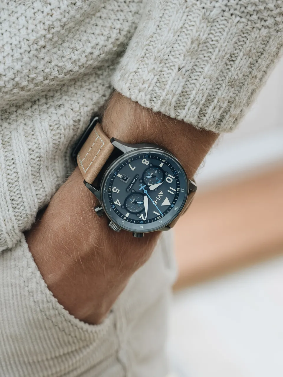 AVI-8 Hawker Hurricane Carey Dual Time Grey AV408804 detay görseli 4