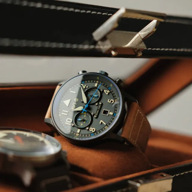 AVI-8 Hawker Hurricane Carey Dual Time Grey AV408804 Görsel 6