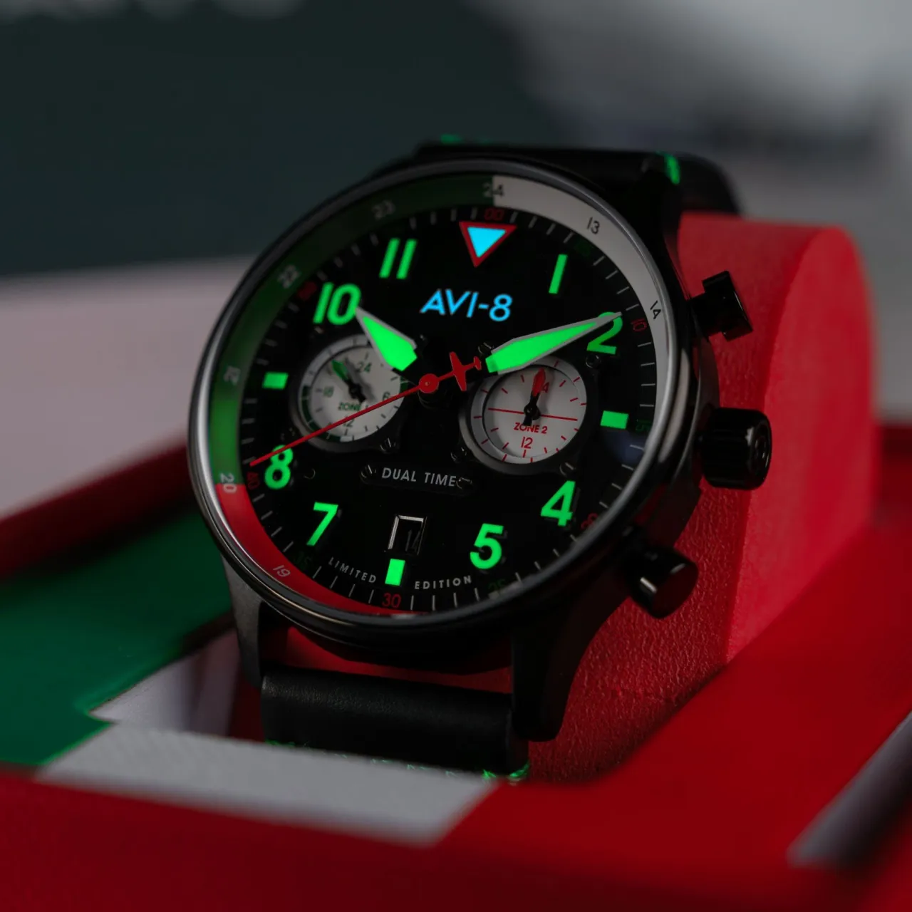 AVI-8 Hawker Hurricane Carey Dual Time Tri Color Black AV408808 detay görseli 3