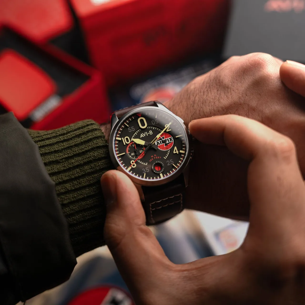 AVI-8 Spitfire Lock Chronograph Raven Black AV408909 detay görseli 2