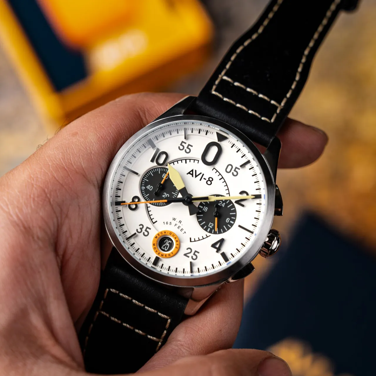 AVI-8 Spitfire Lock Chronograph Imperial War Museums Edition Bethlem AV40890B detay görseli 2