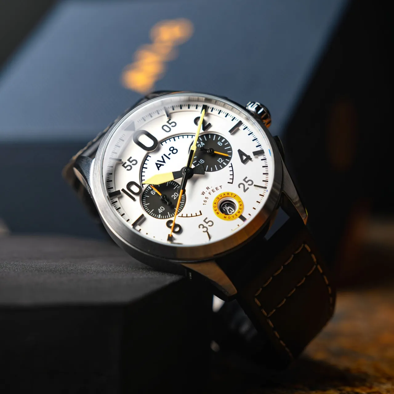 AVI-8 Spitfire Lock Chronograph Imperial War Museums Edition Bethlem AV40890B detay görseli 5