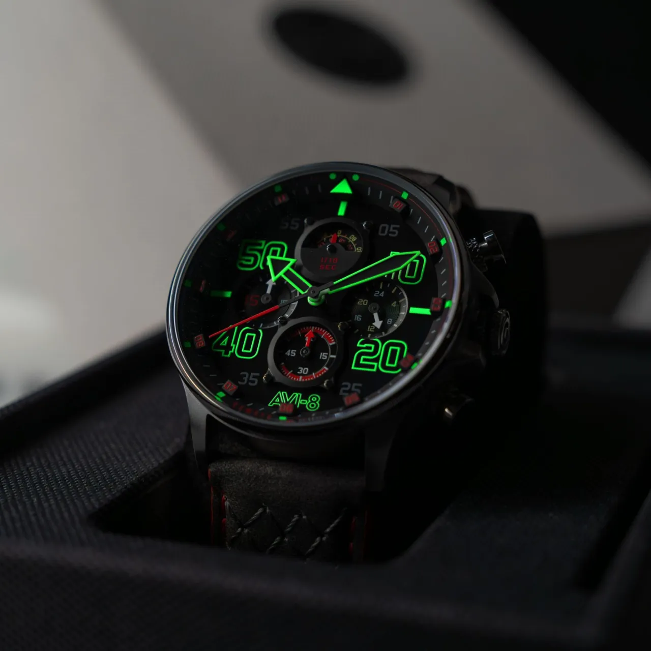 AVI-8 Hawker Typhoon Coningham Chronograph Black AV40930A detay görseli 3