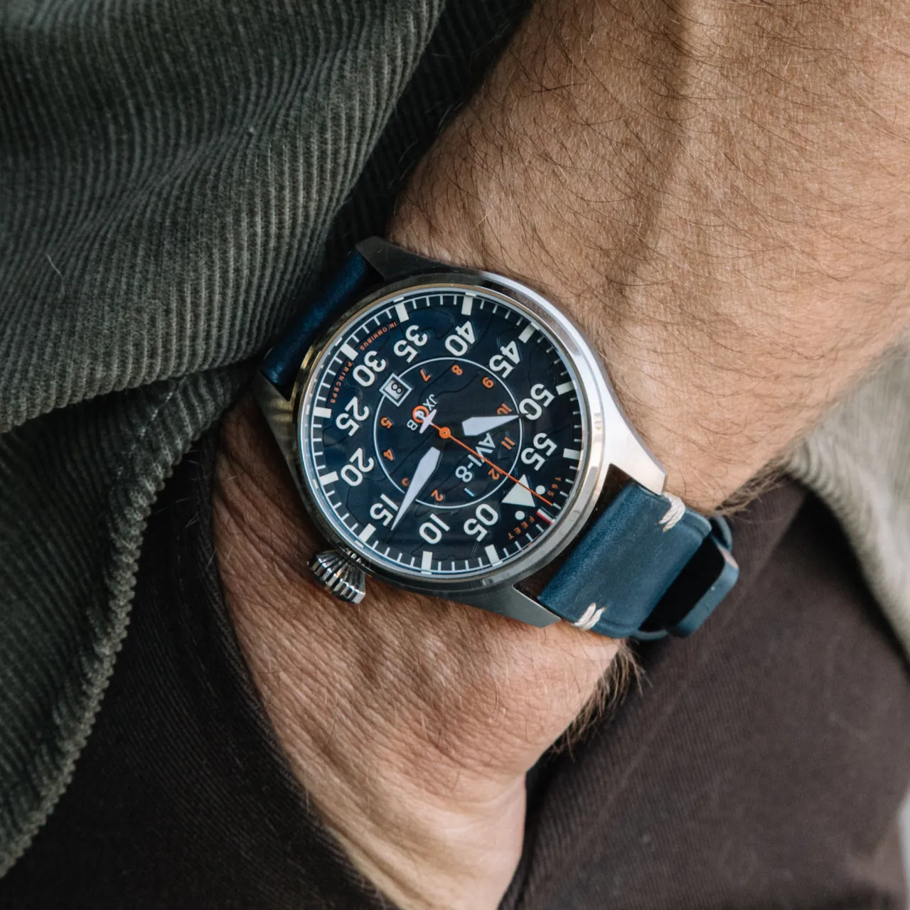 AVI-8 Hawker Hurricane Clowes Automatic AV409702 detay görseli 3