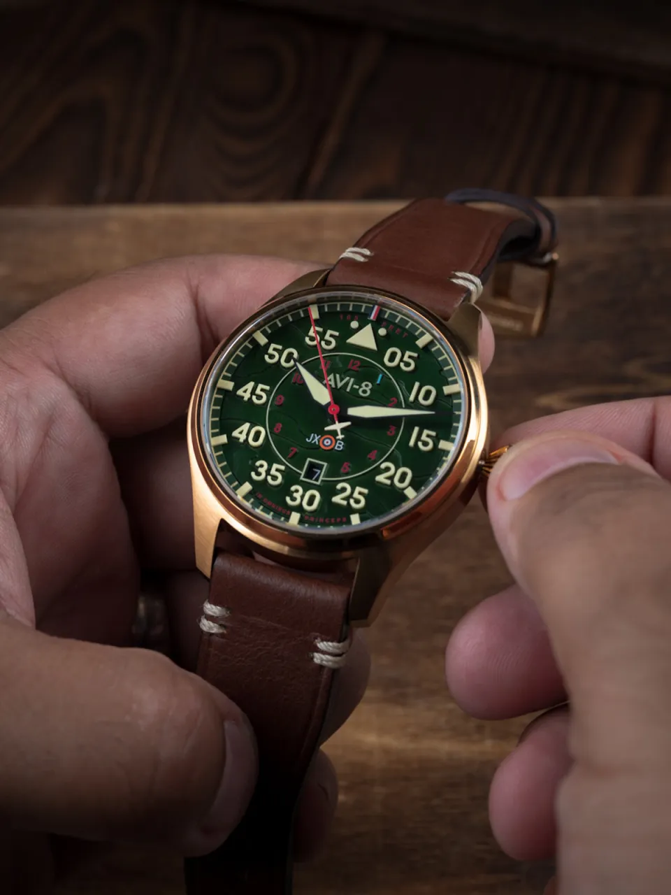 AVI-8 Hawker Hurricane Clowes Automatic AV409704 detay görseli 2