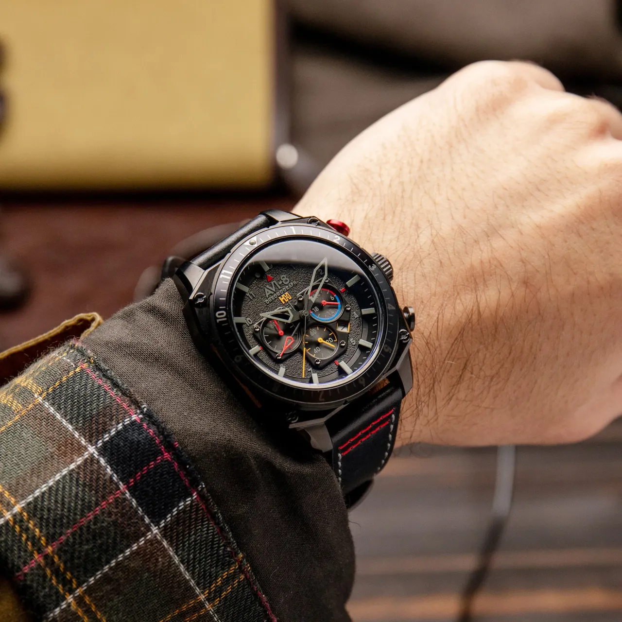 AVI-8 Hawker Hunter Atlas Dual Time Chronograph Black AV410004 detay görseli 3