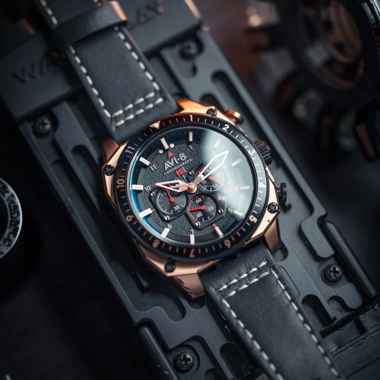 AVI-8 Hawker Hunter Atlas Dual Time Chronograph Black AV410006 detay görseli 5