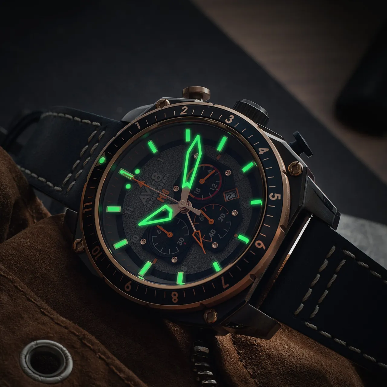 AVI-8 Hawker Hunter Atlas Dual Time Chronograph Charcoal Grey AV410007 detay görseli 3