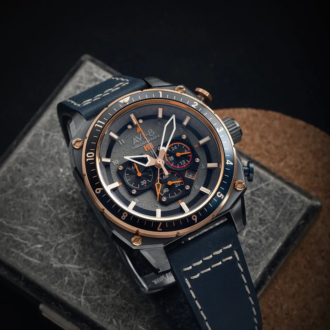 AVI-8 Hawker Hunter Atlas Dual Time Chronograph Charcoal Grey AV410007 detay görseli 5