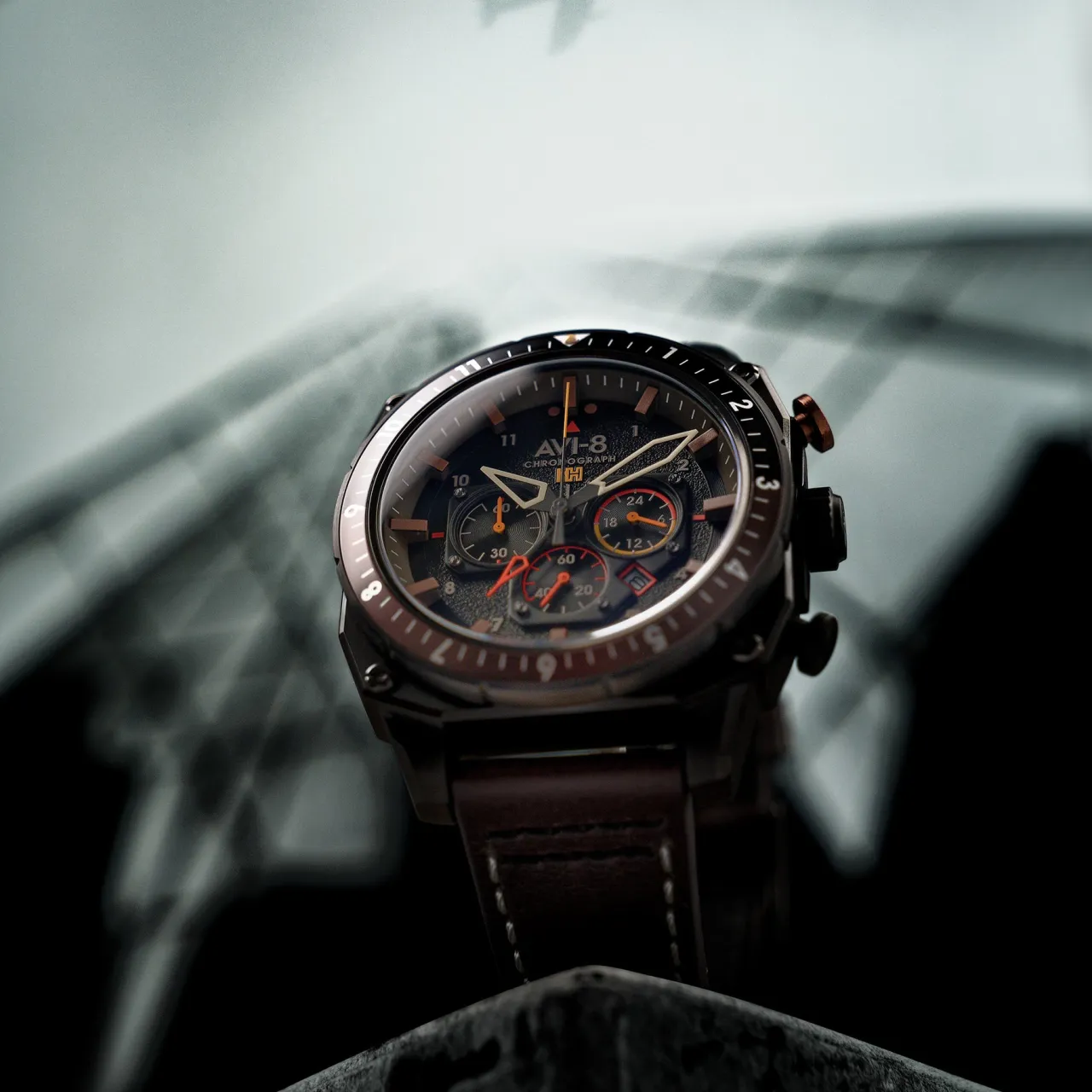 AVI-8 Hawker Hunter Atlas Dual Time Chronograph Soot Black AV410008 detay görseli 4
