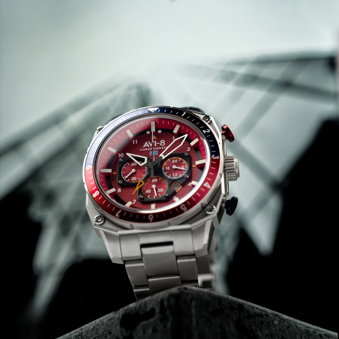 AVI-8 Hawker Hunter Atlas Dual Time Chronograph Crimson Red AV410022 detay görseli 5