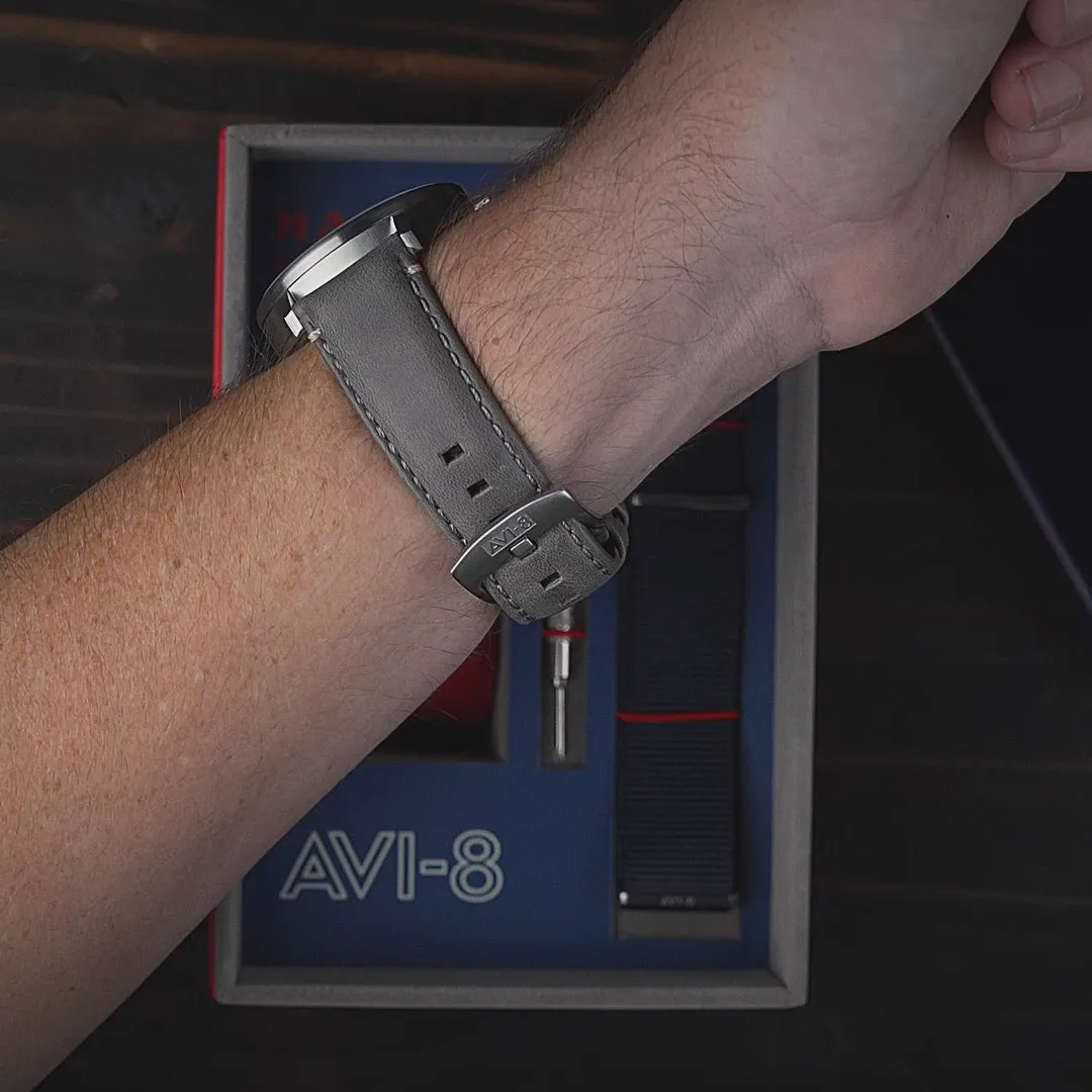 AVI-8 Hawker Hurricane McKellar Dual Time Ash Grey AV410109 detay görseli 1