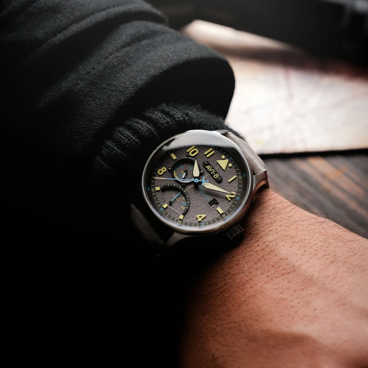 AVI-8 Hawker Hurricane McKellar Dual Time Ash Grey AV410109 detay görseli 5