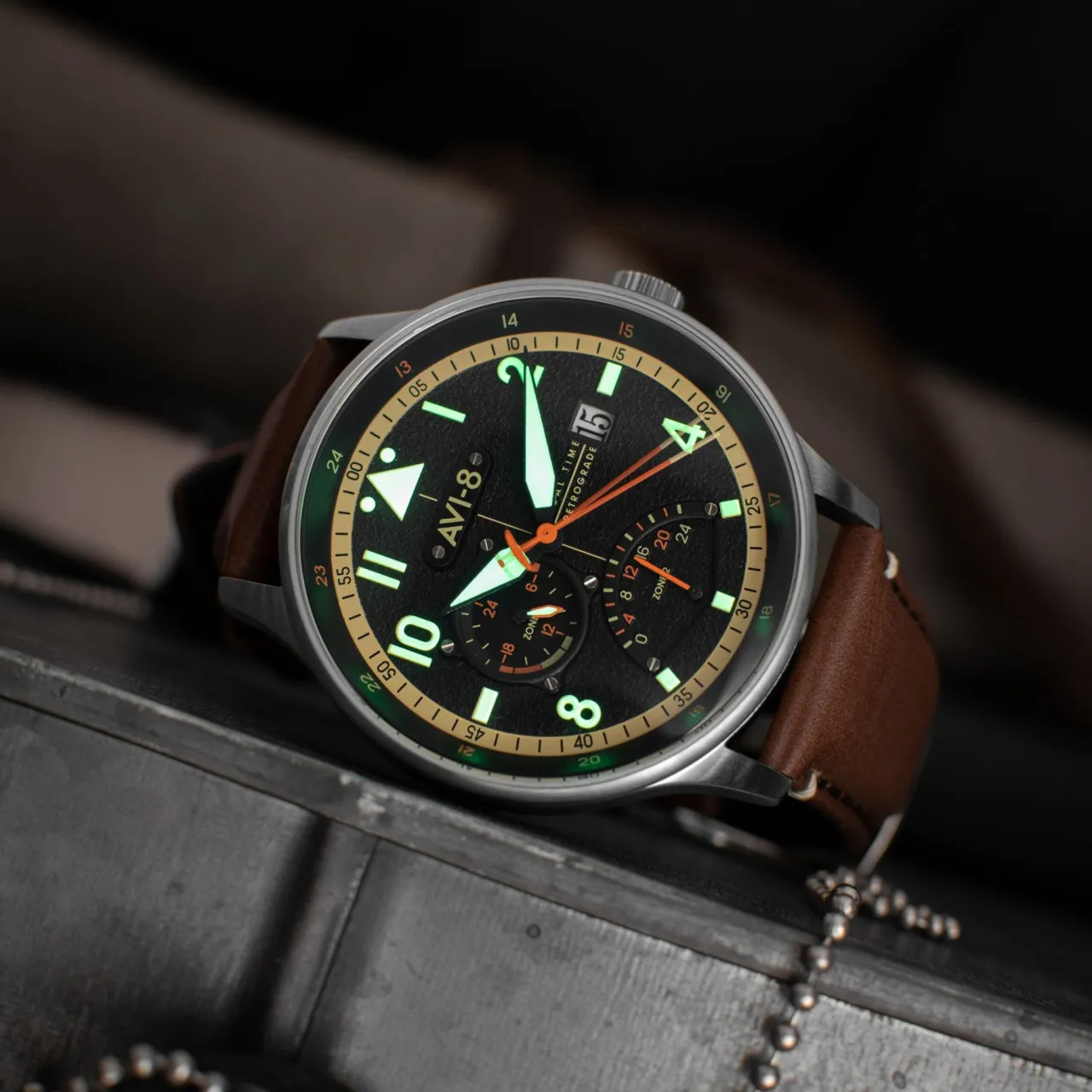 AVI-8 Hawker Hurricane McKellar Dual Time Black AV41010B detay görseli 5