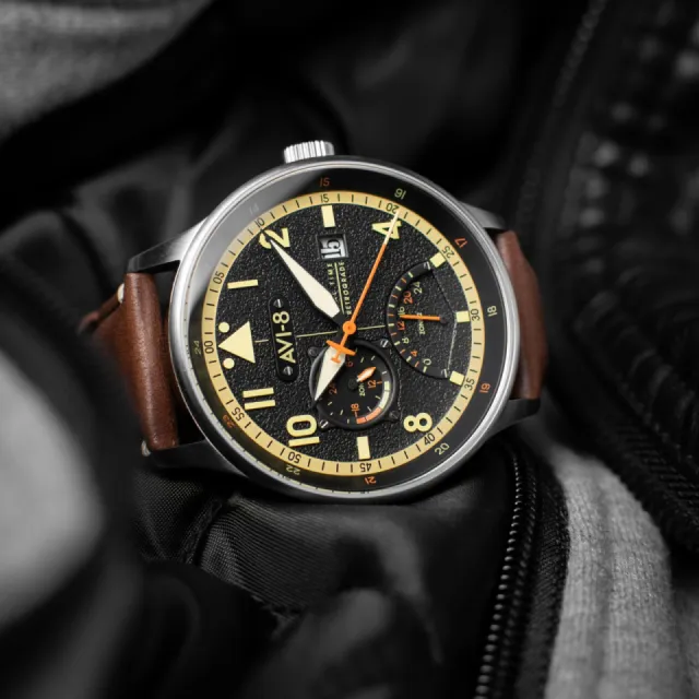 AVI-8 Hawker Hurricane McKellar Dual Time Black AV41010B Görsel 4