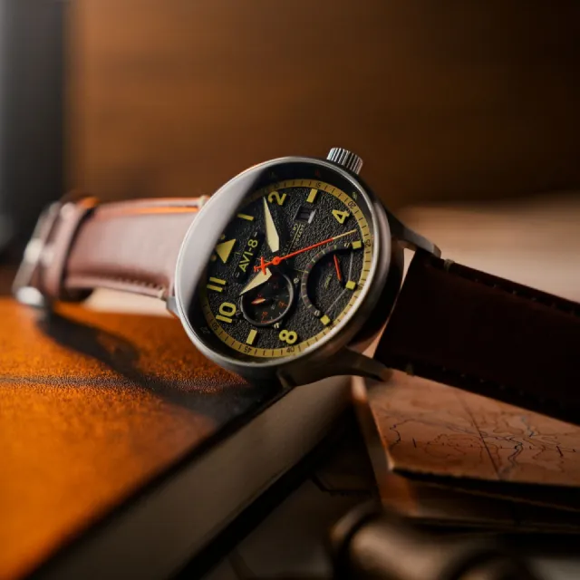 AVI-8 Hawker Hurricane McKellar Dual Time Black AV41010B Görsel 8