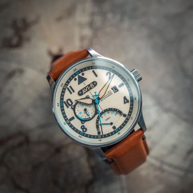 AVI-8 Hawker Hurricane McKellar Dual Time Brown Beige AV41010C Görsel 6