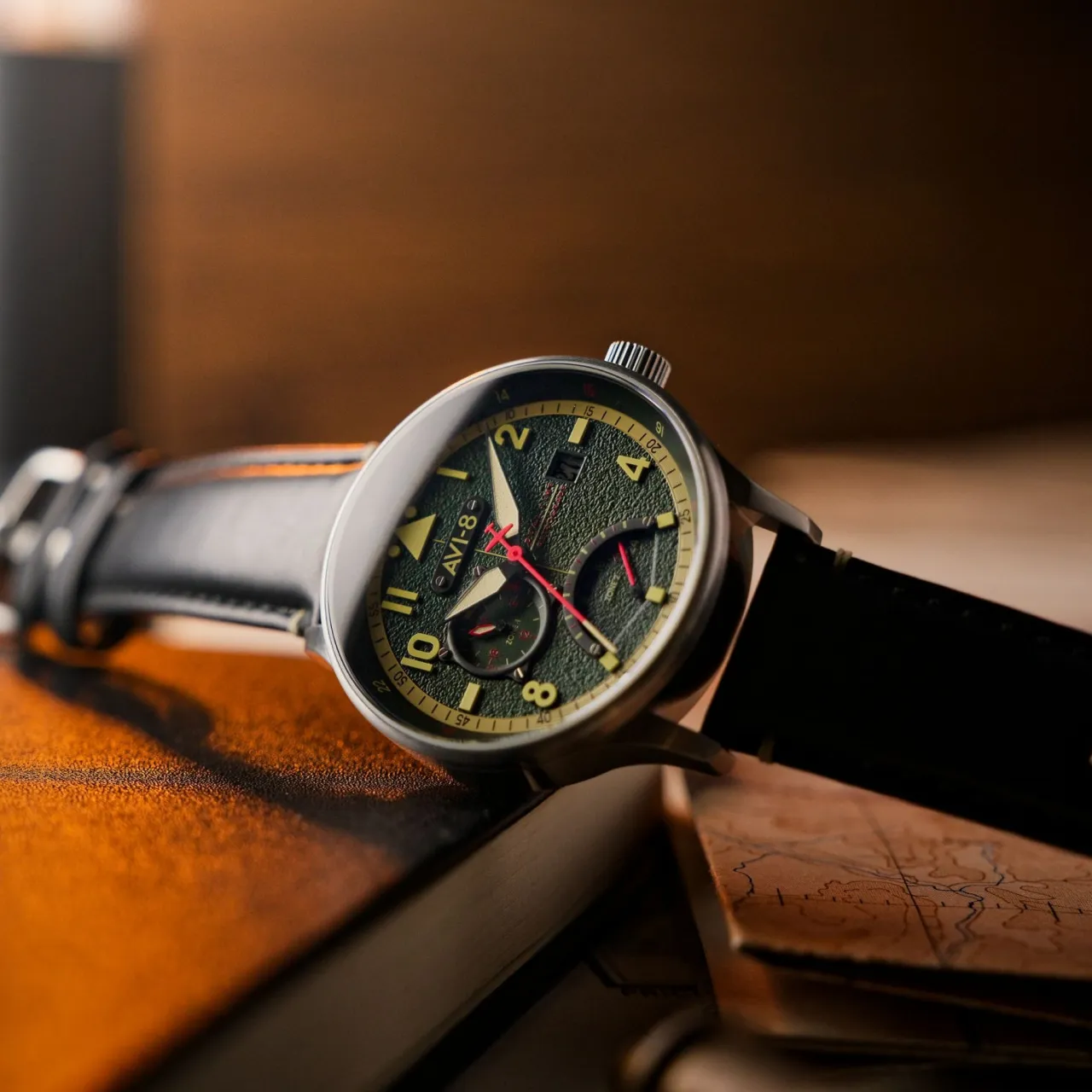 AVI-8 Hawker Hurricane McKellar Dual Time Gothic Green AV4101O detay görseli 5