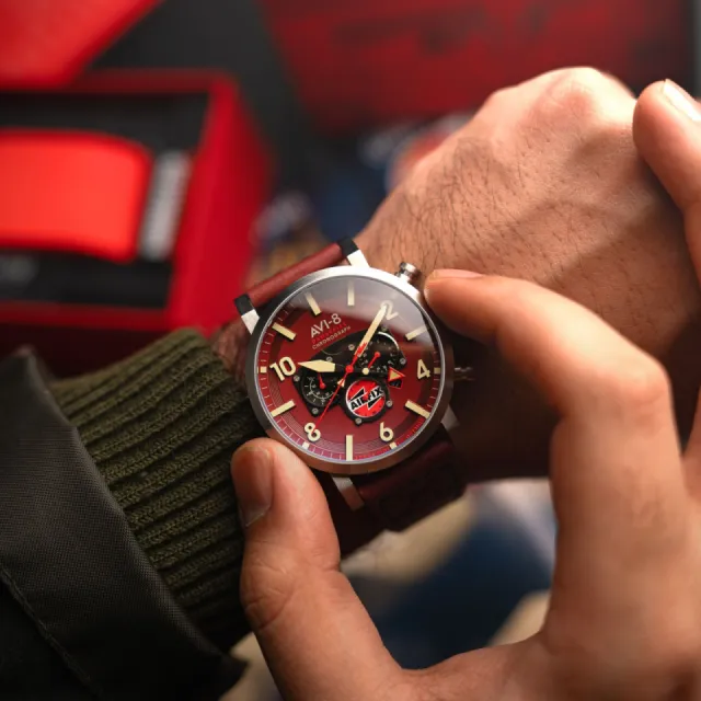 AVI-8 Dambuster Gibson Dual Time Chronograph Airfix Edition Hazard Red AV410704 Görsel 3