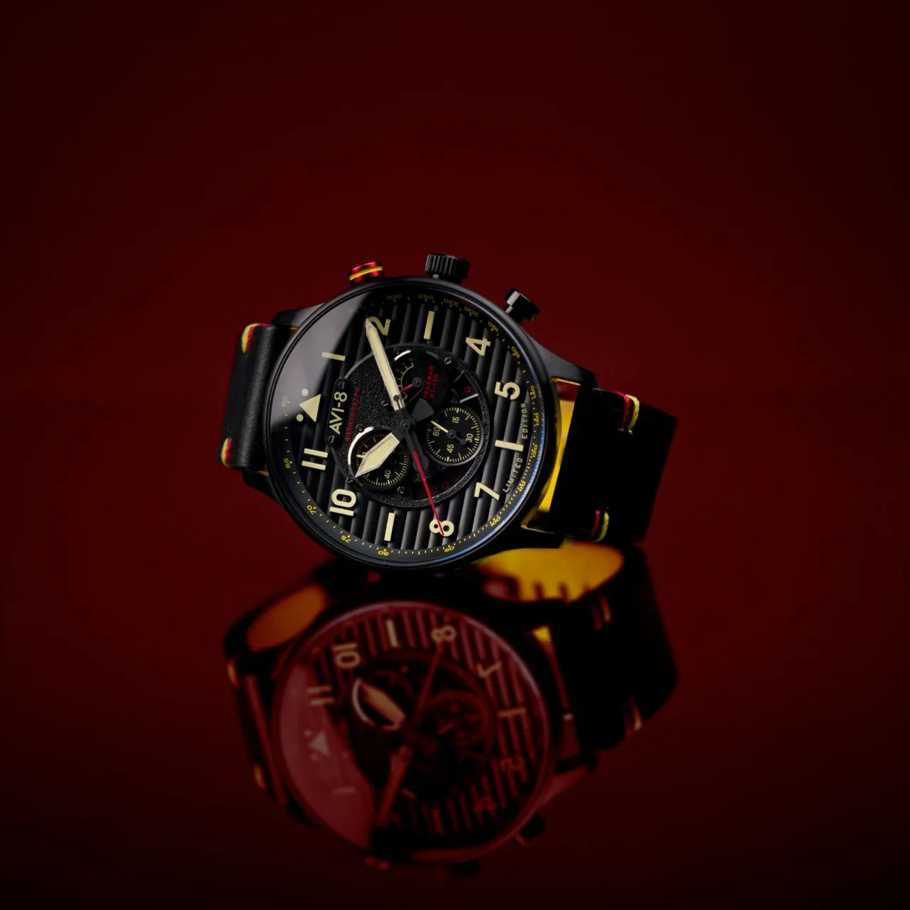 AVI-8 Flyboy Spirit Of Tuskegee Chronograph Limited Edition AV410901 detay görseli 3