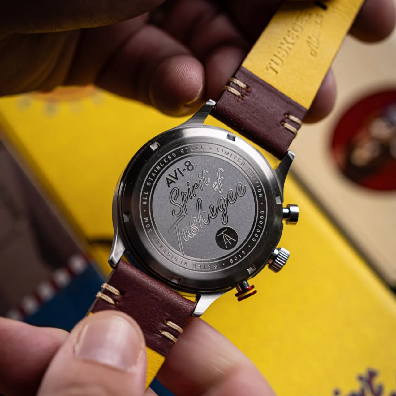 AVI-8 Flyboy Spirit Of Tuskegee Chronograph Limited Edition Red AV410902 detay görseli 5