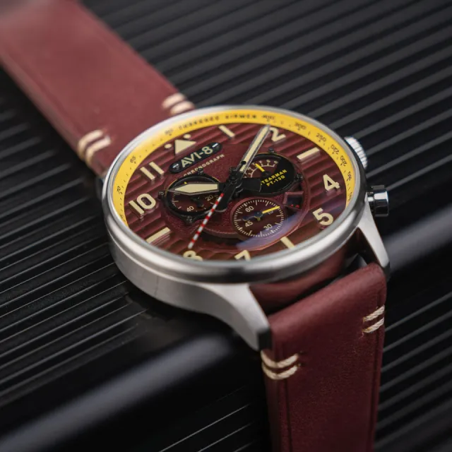 AVI-8 Flyboy Spirit Of Tuskegee Chronograph Limited Edition Red AV410902 Görsel 10