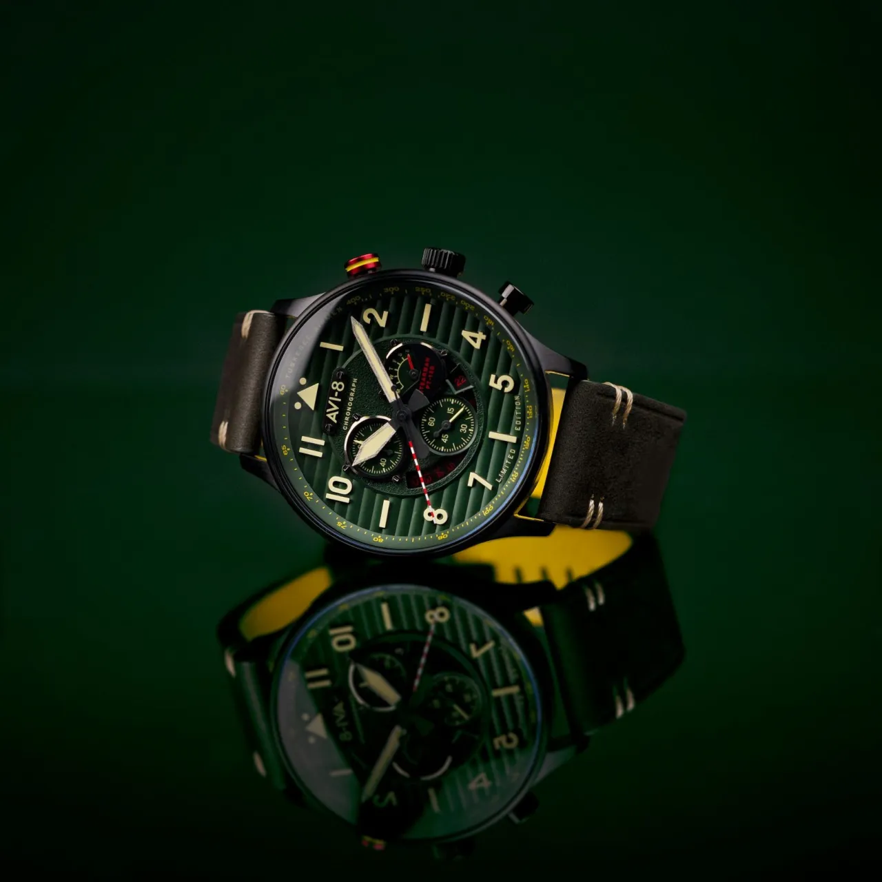 AVI-8 Flyboy Spirit Of Tuskegee Chronograph Limited Edition AV410904 detay görseli 3