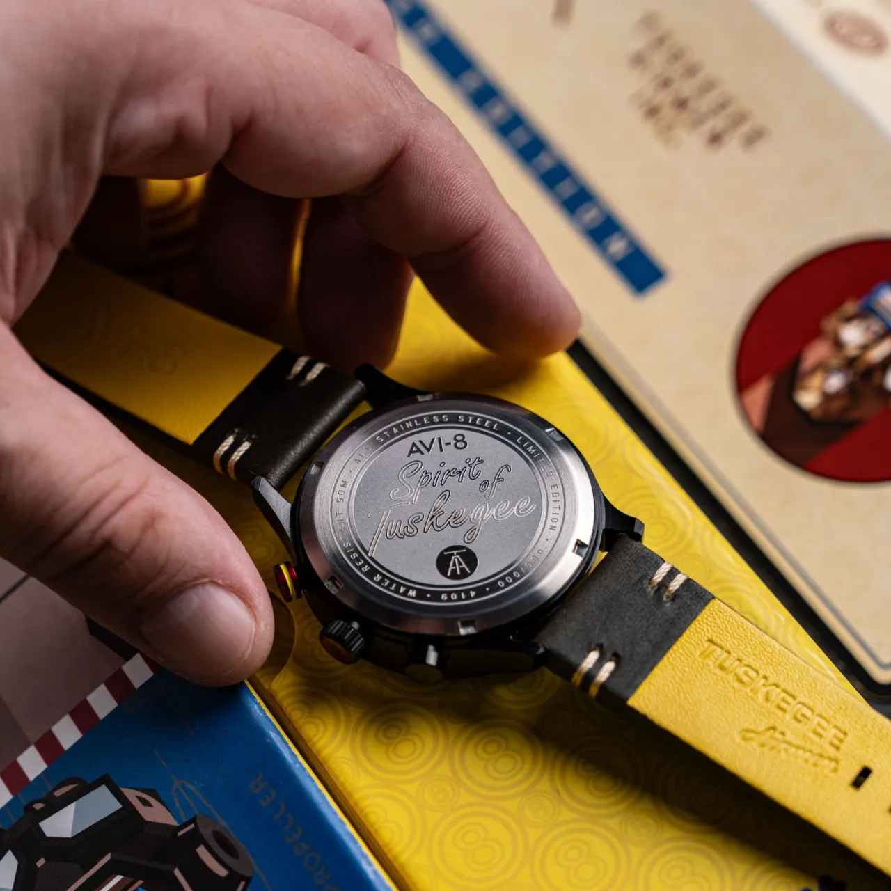 AVI-8 Flyboy Spirit Of Tuskegee Chronograph Limited Edition AV410904 detay görseli 5