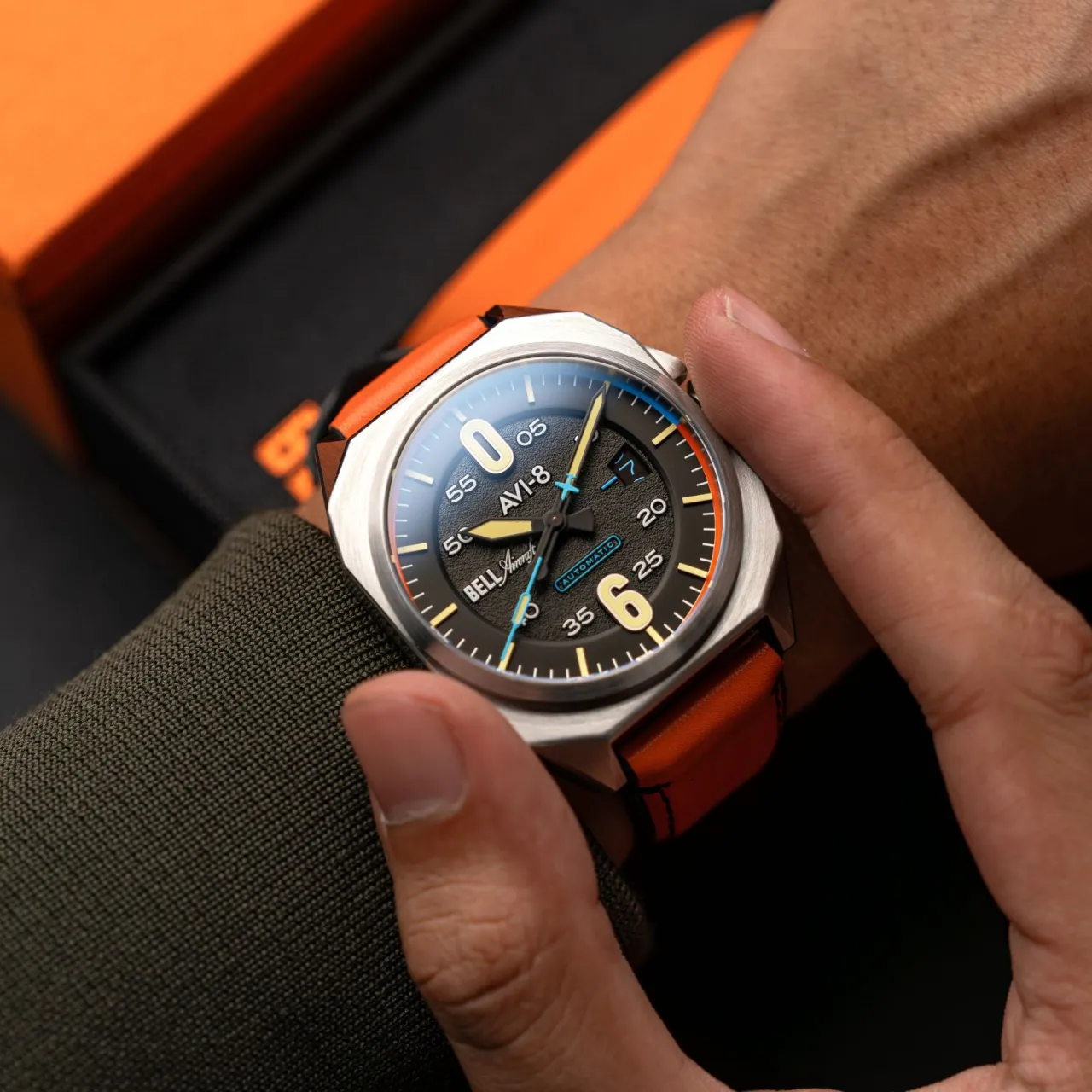 AVI-8 Bell X-1 Machbuster Automatic Graphite Black AV411501 detay görseli 2