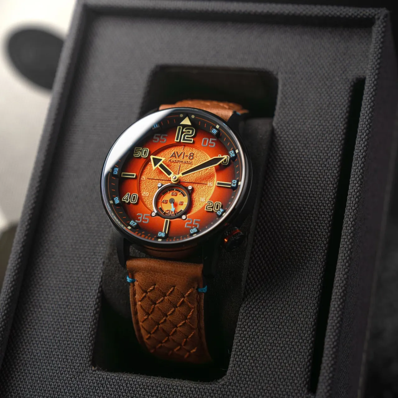 AVI-8 Hawker Typhoon Baldwin Automatic Burnt Orange AV411902 detay görseli 4