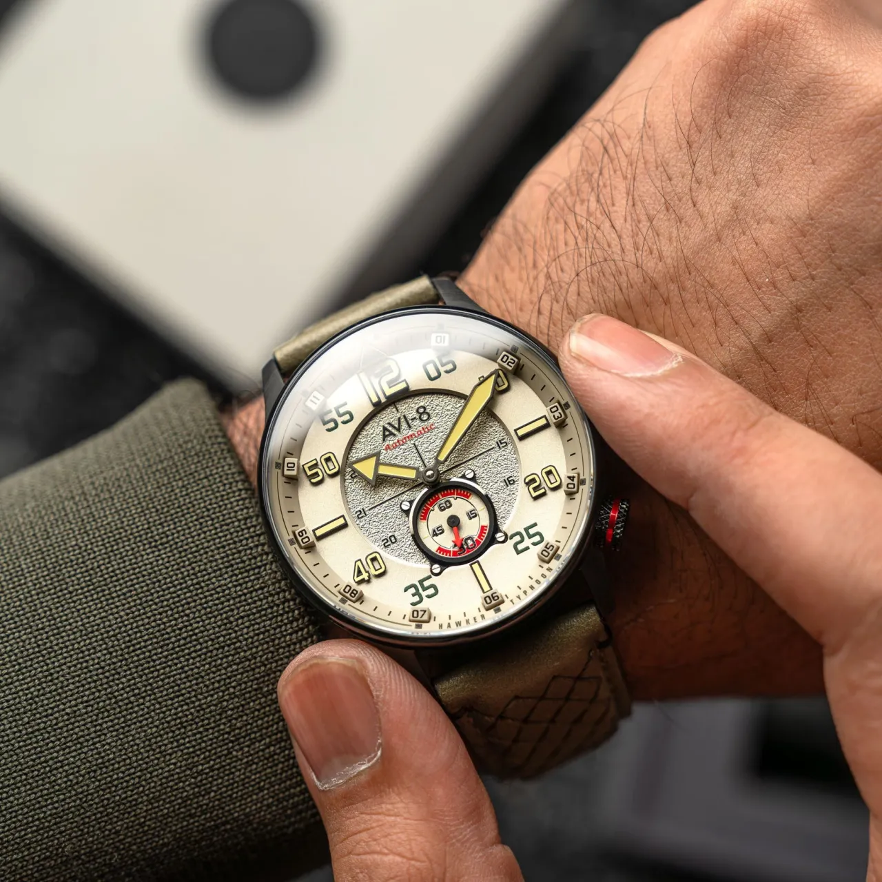 AVI-8 Hawker Typhoon Baldwin Automatic Dark Khaki AV411904 detay görseli 2