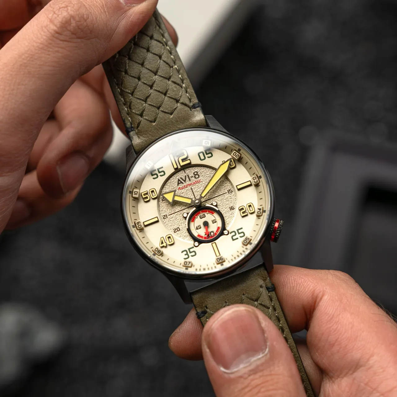 AVI-8 Hawker Typhoon Baldwin Automatic Dark Khaki AV411904 detay görseli 3