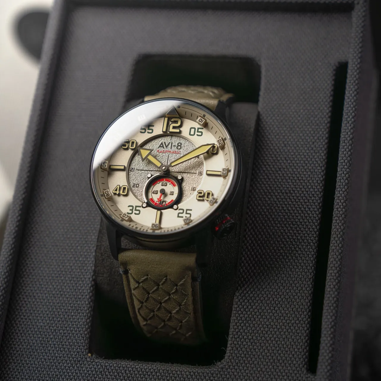 AVI-8 Hawker Typhoon Baldwin Automatic Dark Khaki AV411904 detay görseli 5