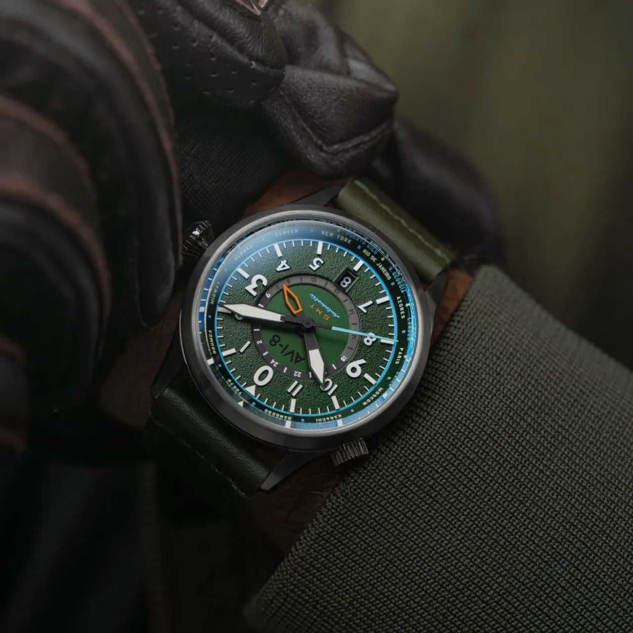 AVI-8 Flyboy Wingman Worldtimer GMT Automatic Green AV412005 detay görseli 4