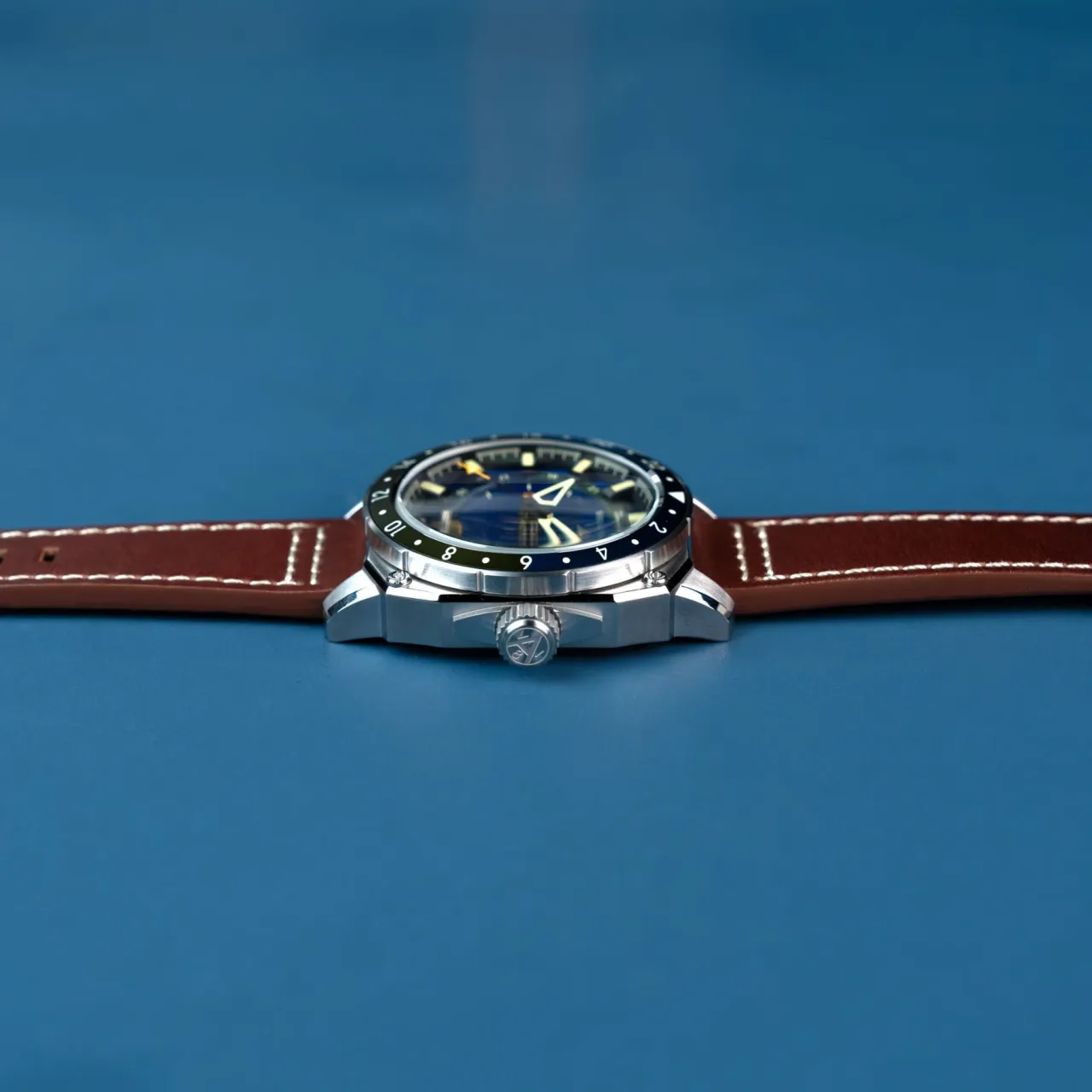 AVI-8 Hawker Hunter Atlas GMT Automatic Blue AV4122 detay görseli 3