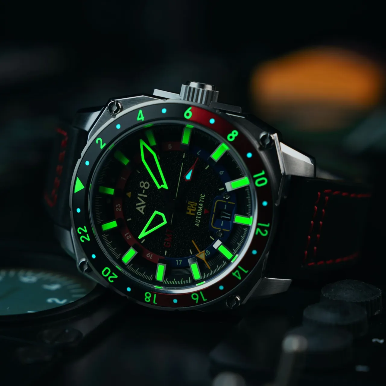 AVI-8 Hawker Hunter Atlas GMT Automatic Black AV412201 detay görseli 5
