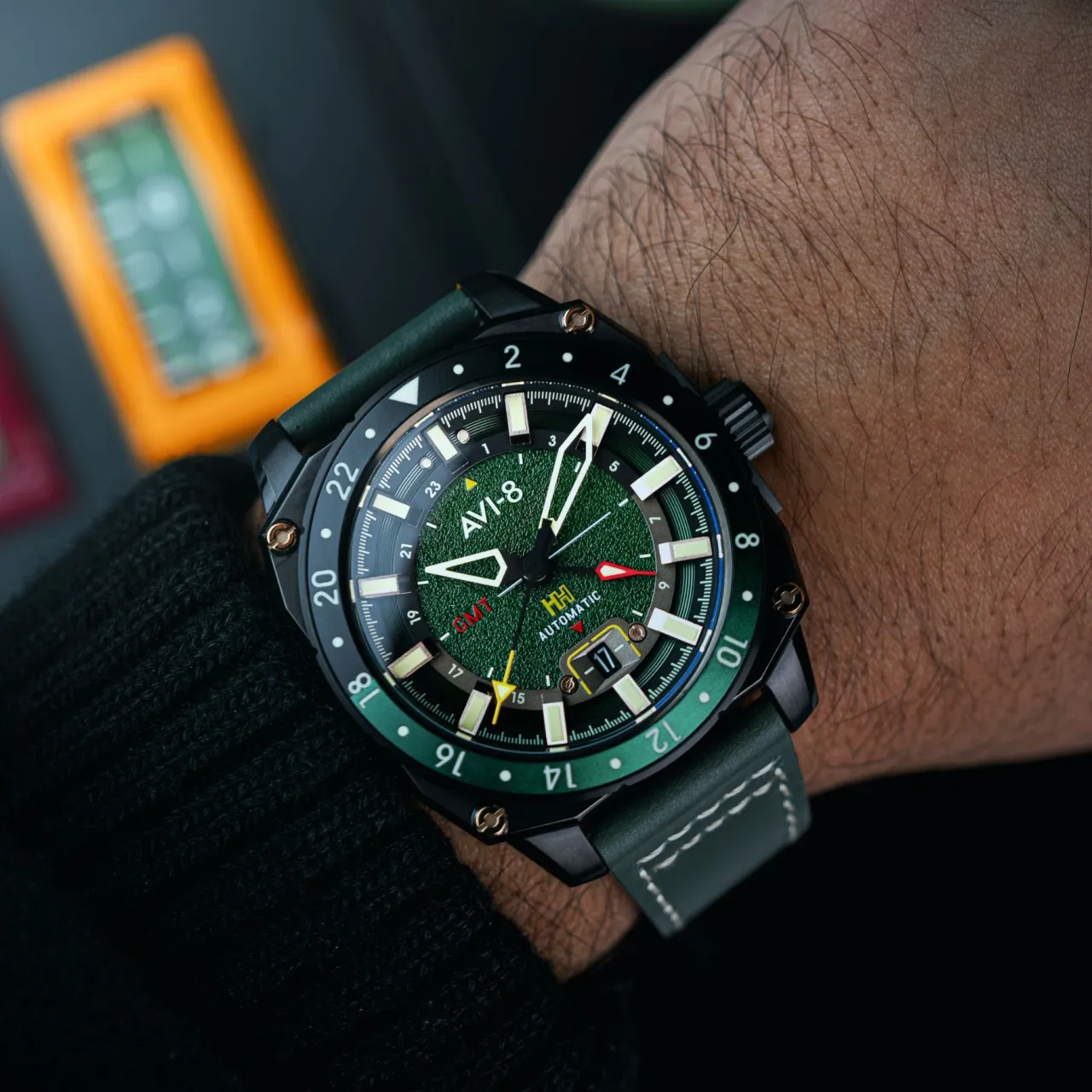 AVI-8 Hawker Hunter Atlas GMT Automatic Yeşil AV412203 detay görseli 2