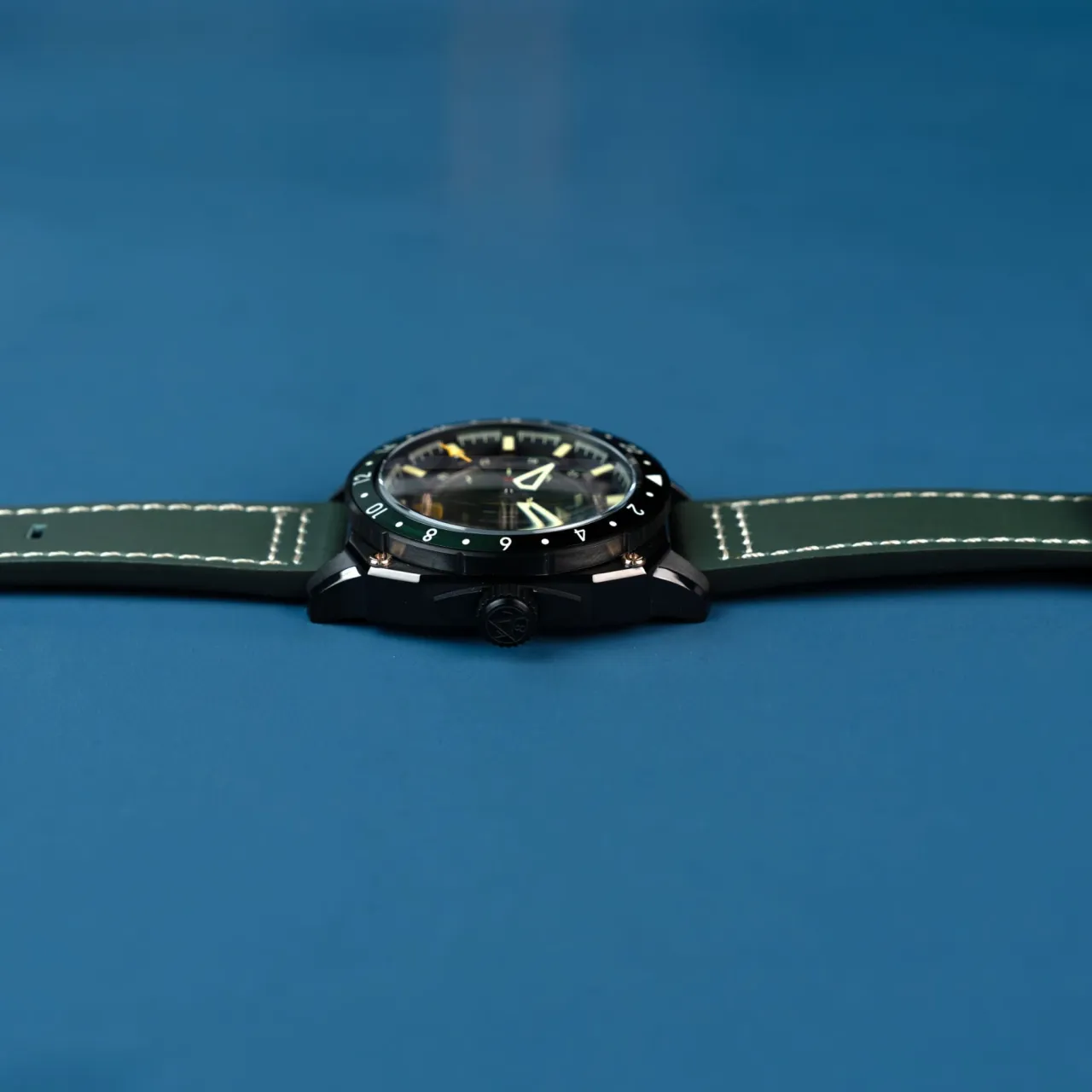 AVI-8 Hawker Hunter Atlas GMT Automatic Yeşil AV412203 detay görseli 3