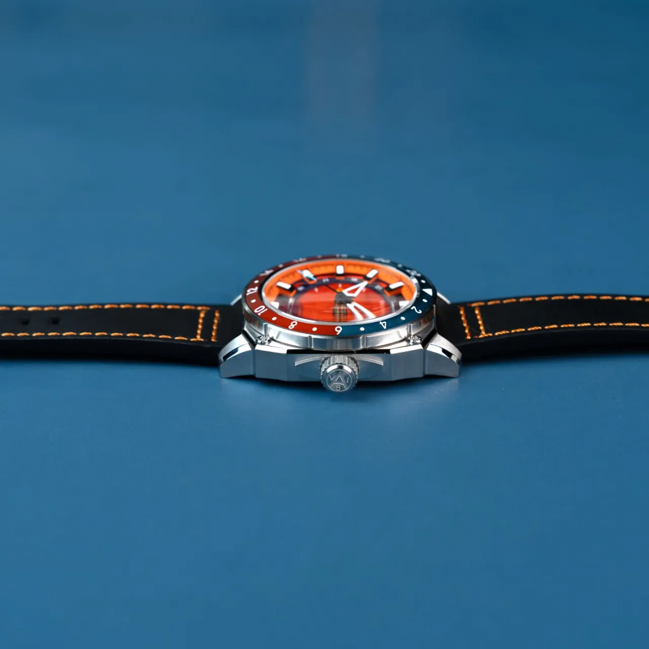 AVI-8 Hawker Hunter Atlas GMT Automatic Orangish Red AV412206 detay görseli 3