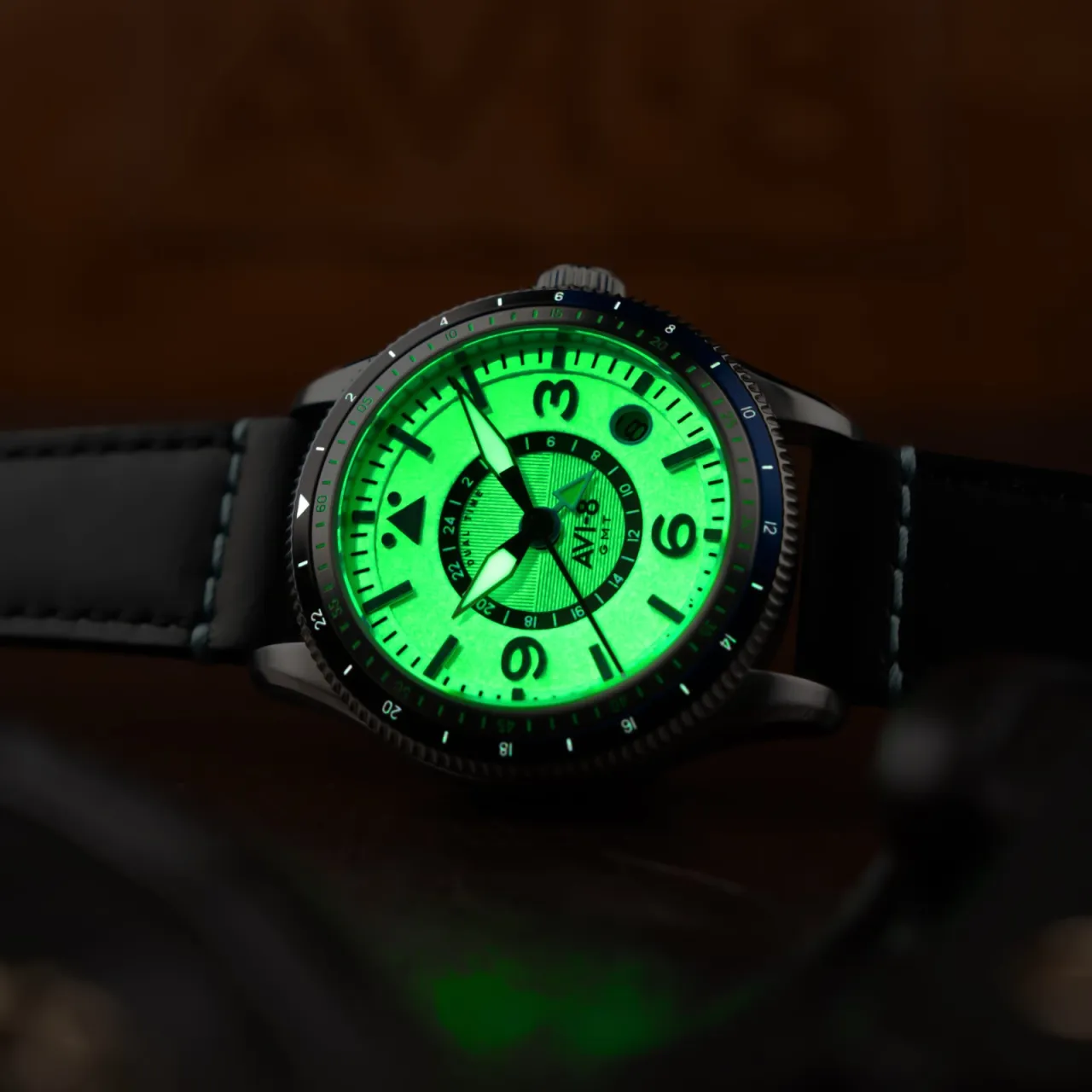 AVI-8 Flyboy Airmaster GMT Automatic White AV412802 detay görseli 4